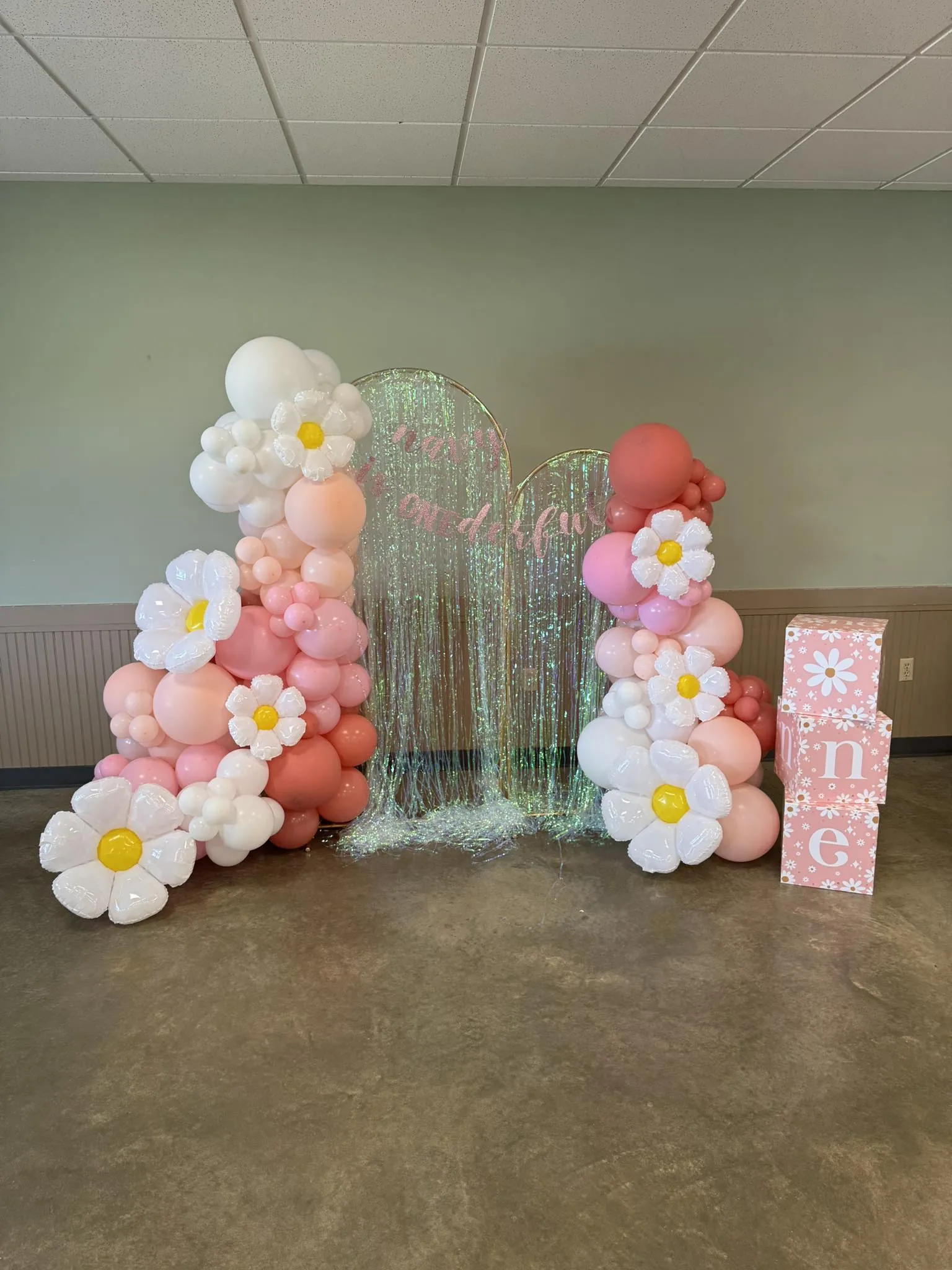 Daisy balloon arch installation